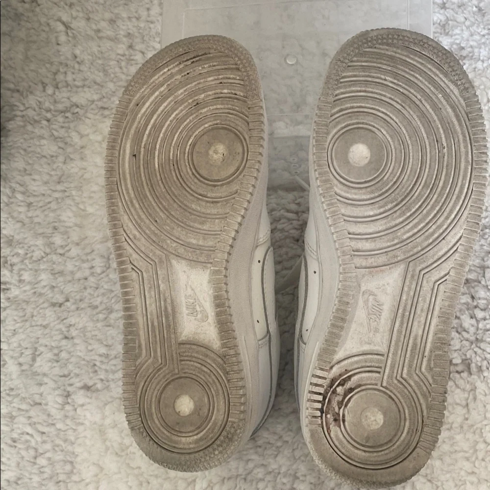 Nike Kids White Sneakers - Picture 5 of 5